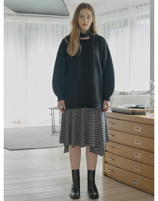아방 Muffler Set Long Knit Pullover - BLACK 착용컷