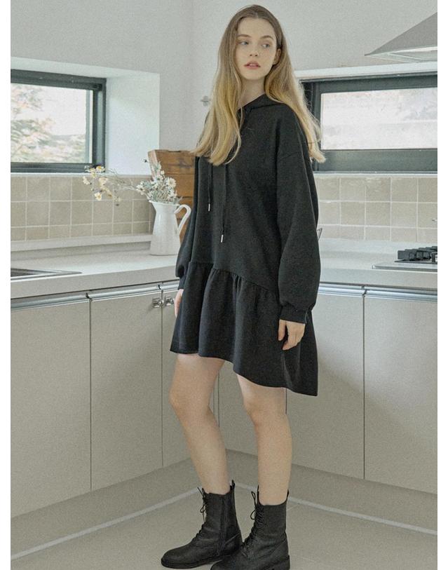 아방 Hooded Frill Mini Dress - BLACK 착용컷