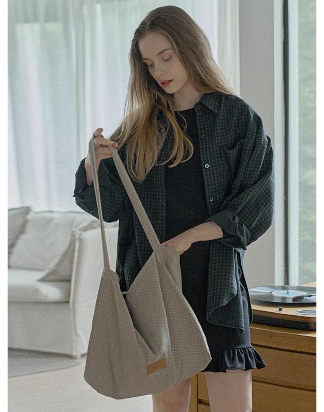 아방 Dot Pattern Eco Bag - BEIGE 착용컷