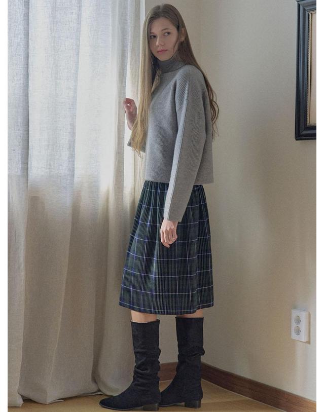 아방 Turtleneck Crop Knit Pullover - GREY 착용컷