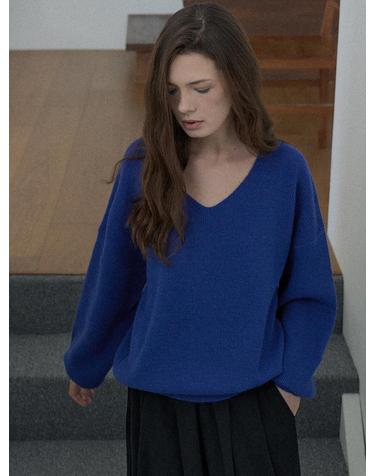 V-neck Oversized Knit Pullover - BLUE
