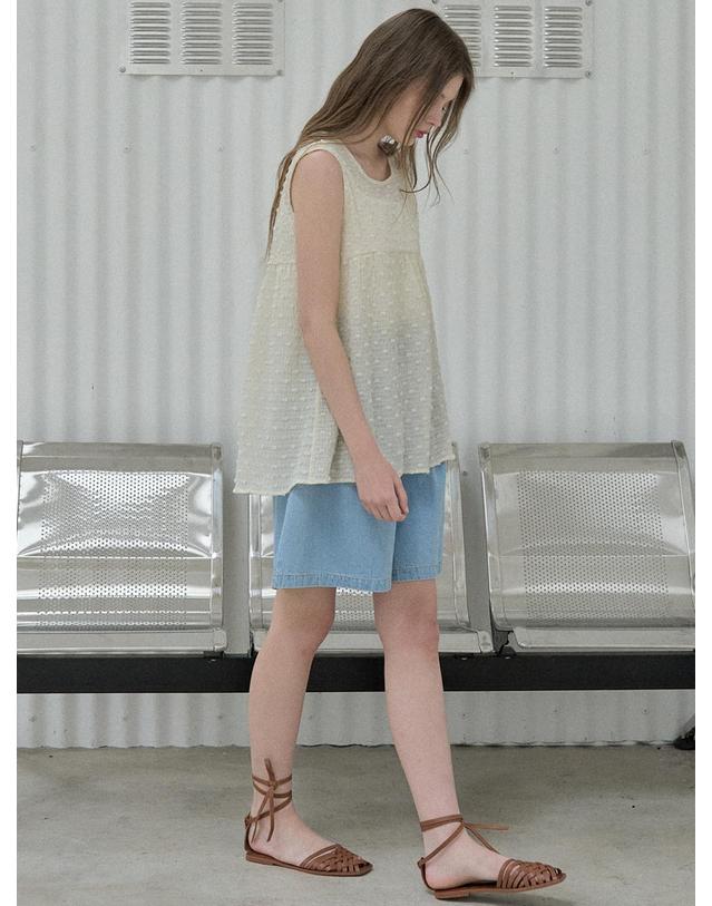 아방 Seethrough Dot Sleeveless Blouse - CREAM 착용컷