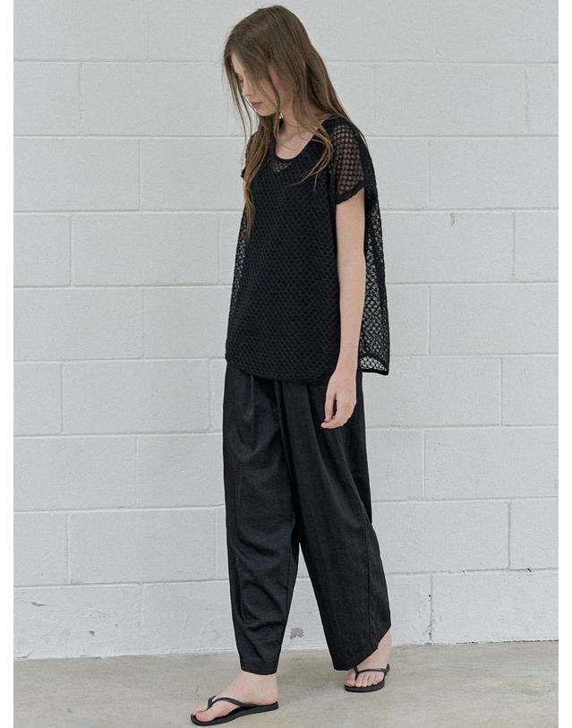 아방 Poncho Oversized Knit - BLACK 착용컷