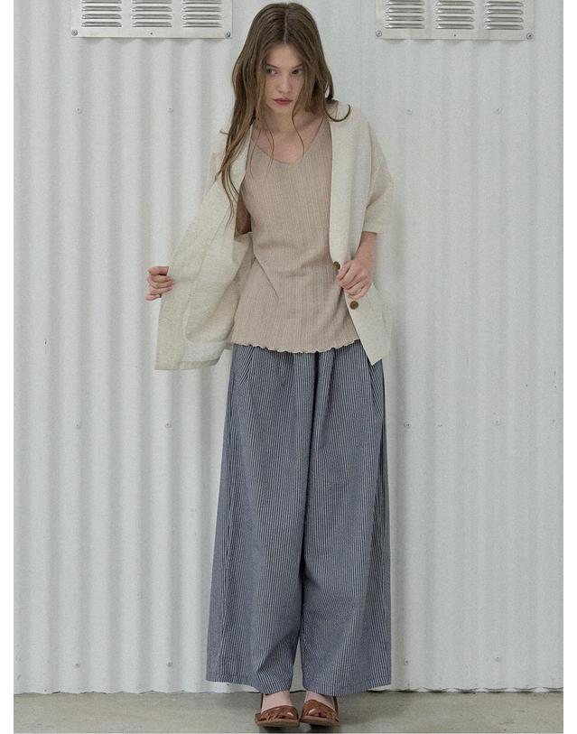 아방 Knit Sleeveless Top - BEIGE 착용컷