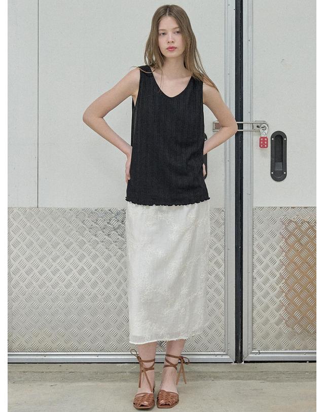 아방 Knit Sleeveless Top - BLACK 착용컷