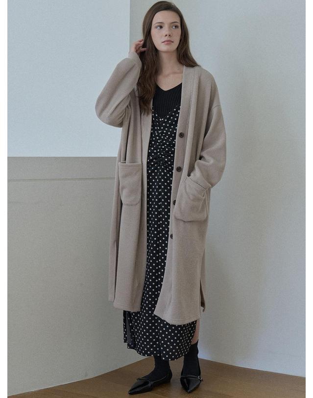 아방 Oversize Long Knit Cardigan - BEIGE 착용컷