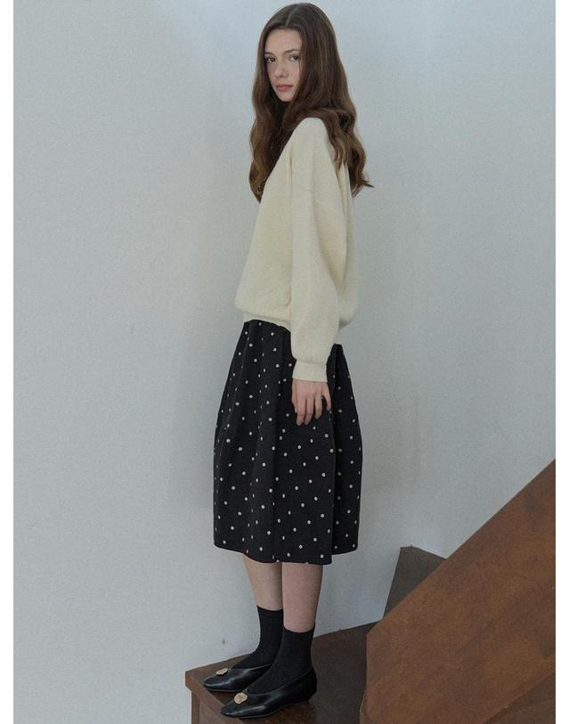 아방 V-neck Oversized Knit Pullover - CREAM 착용컷