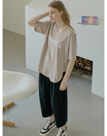 V-neck Overfit Logo T-shirt - BEIGE