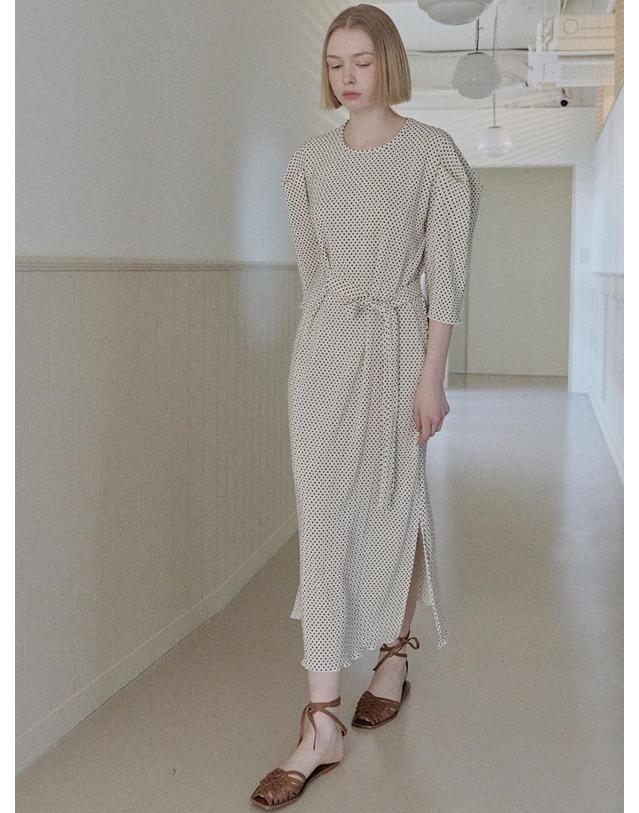 아방 Dot Pleated Puff Sleeve Dress - Ivory 착용컷