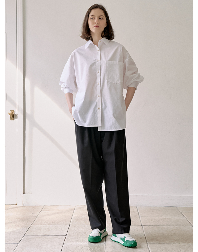 아방 Boy-fit Unbalanced Washing Shirt - WHITE 착용컷