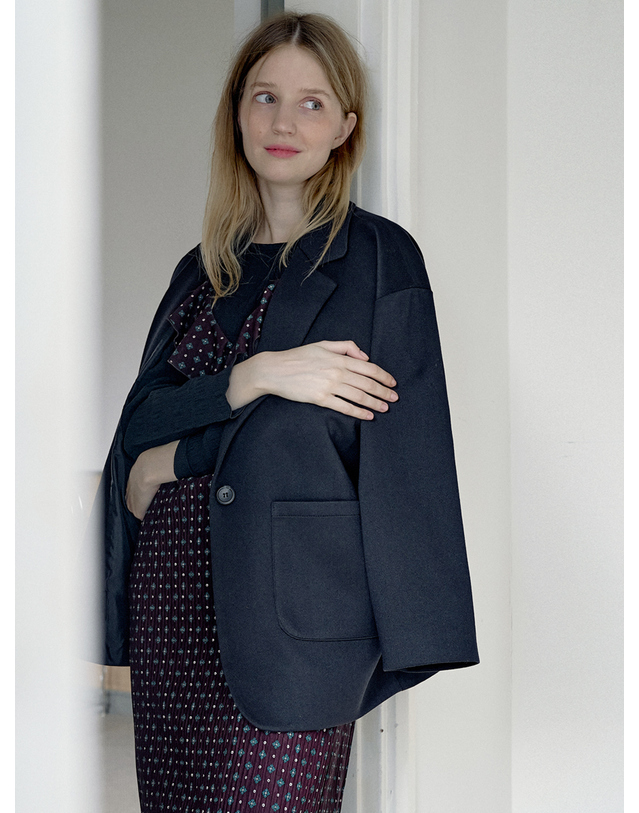 아방 Herringbone Oversize Jacket - BLACK 착용컷