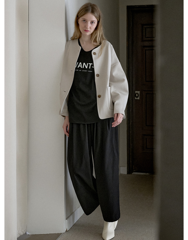 아방 Overfit Round TR Jacket - BEIGE 착용컷