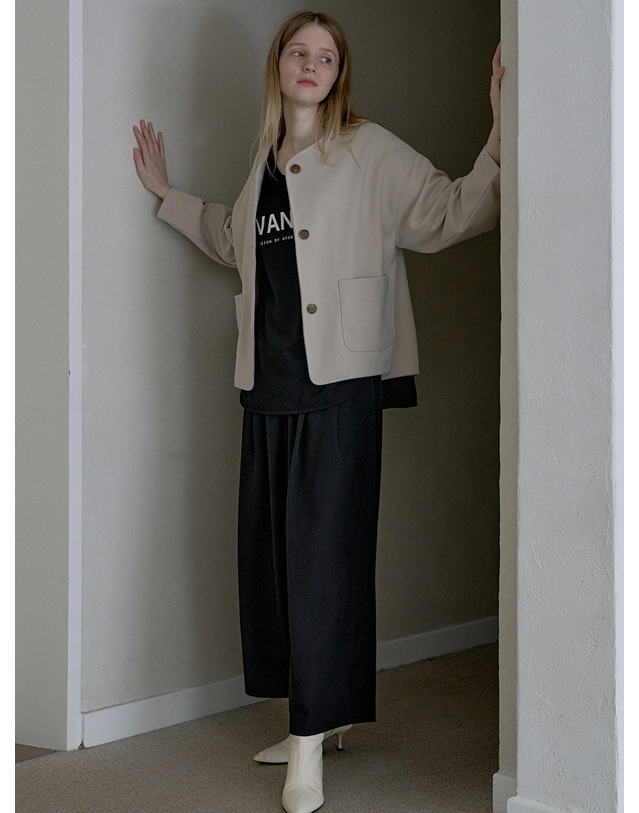 아방 Overfit Round TR Jacket - BEIGE 착용컷