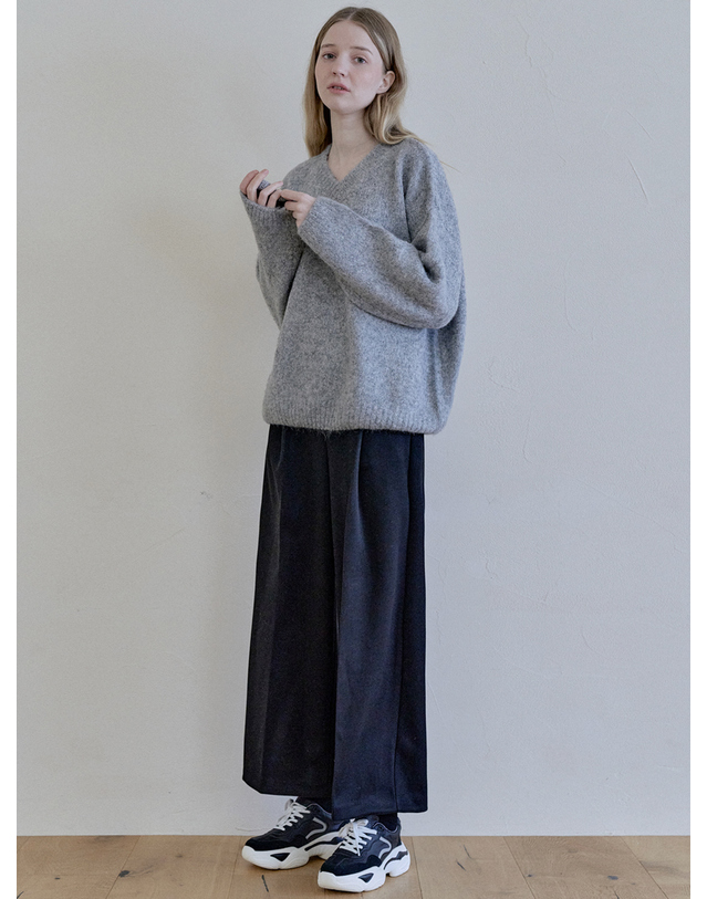 아방 [1/8발송] Boucle V-neck Knit Pullover - GREY 착용컷