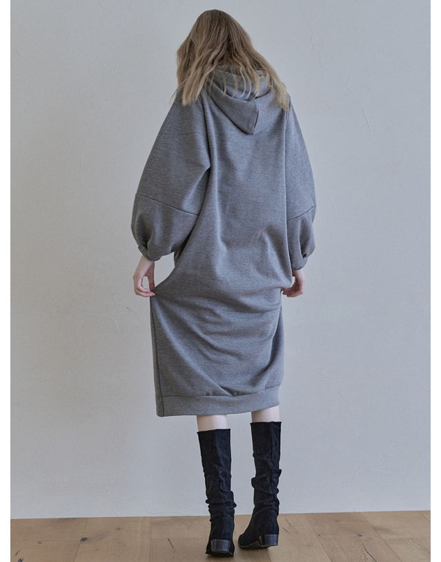 아방 Volume Sleeve Long Hooded Dress - CHARCOAL (기모) 착용컷
