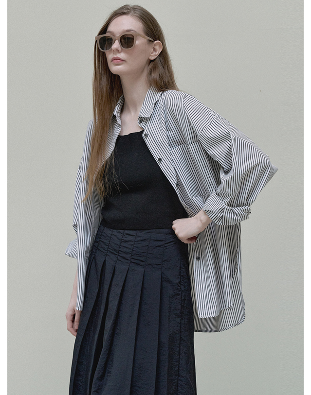 아방 Unbalance Stripe overfit shirt - white 착용컷