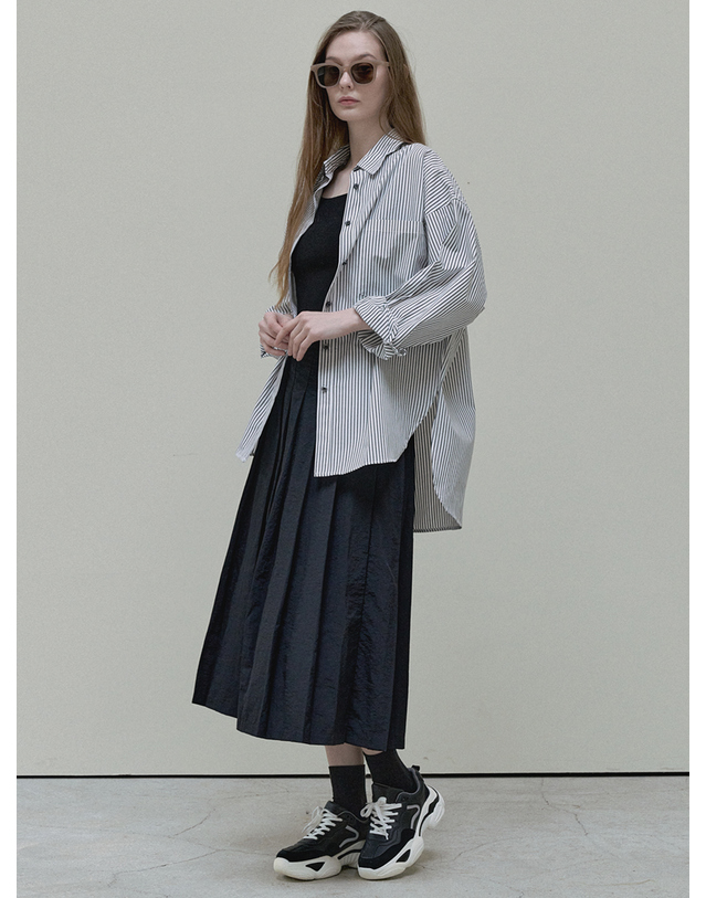 아방 Unbalance Stripe overfit shirt - white 착용컷