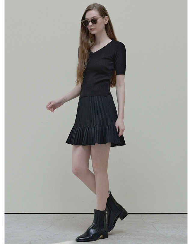 아방 A-line Mini Pleated Skirt - black 착용컷