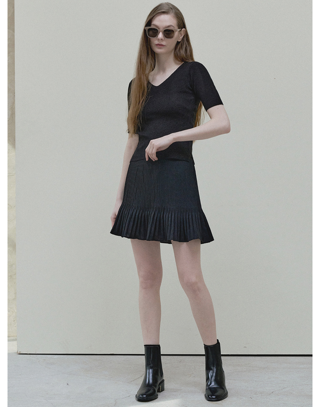 아방 A-line Mini Pleated Skirt - black 착용컷
