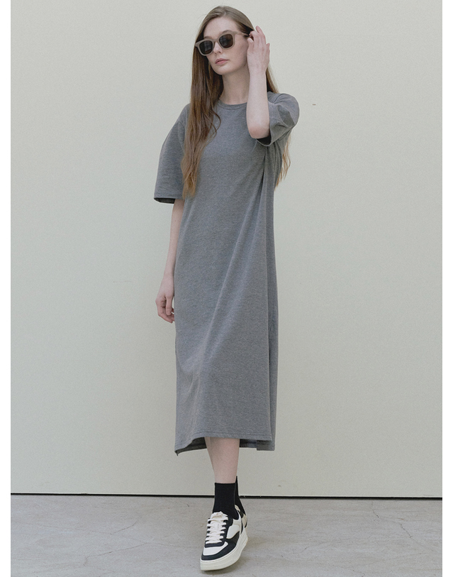 아방 Dart Sleeve Logo Long Dress - charcoal 착용컷