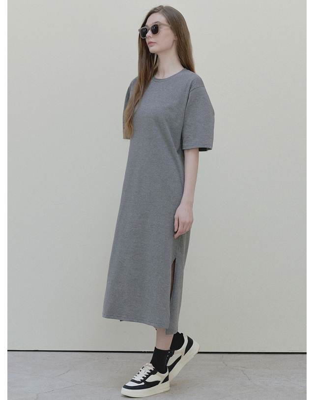 아방 Dart Sleeve Logo Long Dress - charcoal 착용컷
