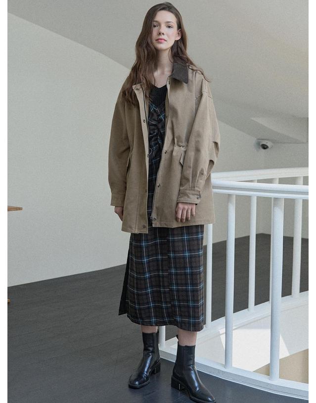 아방 Corduroy Collar Safari Jumper - CAMEL 착용컷