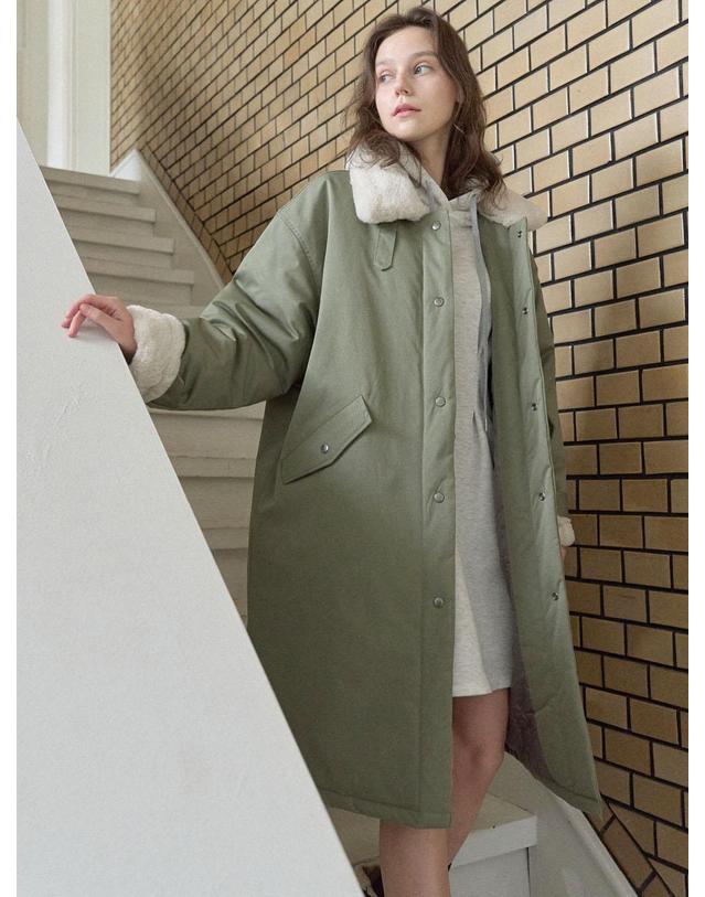 아방 Safari Fur Long Padding Jumper - KHAKI 착용컷