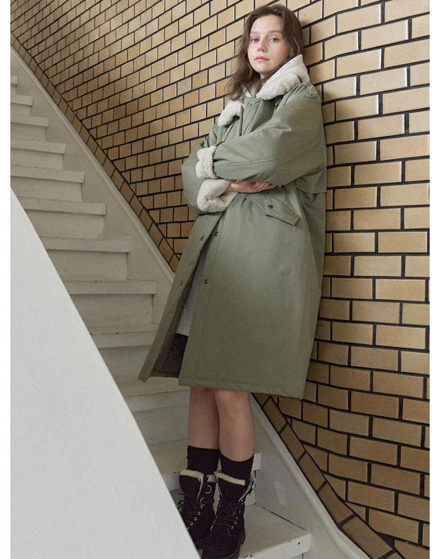 아방 Safari Fur Long Padding Jumper - KHAKI 착용컷