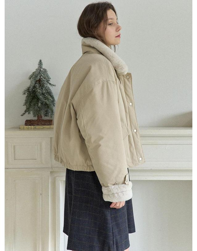 아방 Modern Fur Short Padding Jumper - BEIGE 착용컷