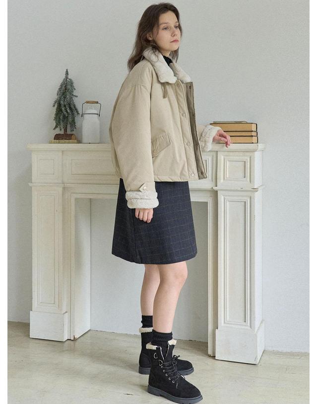 아방 Modern Fur Short Padding Jumper - BEIGE 착용컷