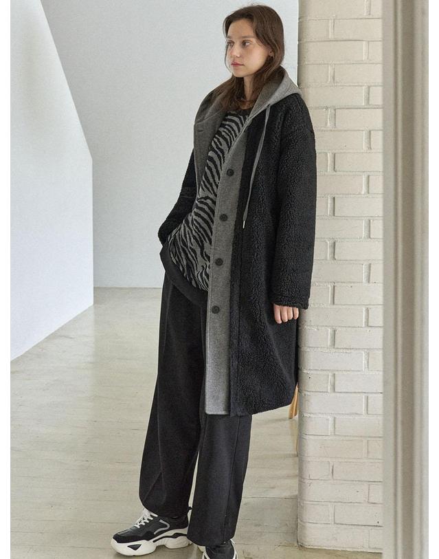 아방 Buckle Padding Hood Long Jumper - BLACK 착용컷