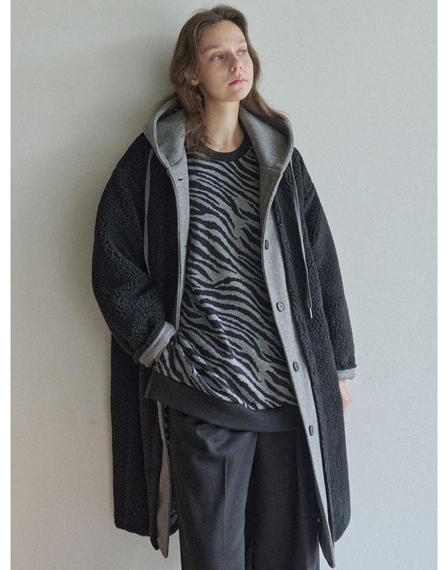 아방 Buckle Padding Hood Long Jumper - BLACK 착용컷