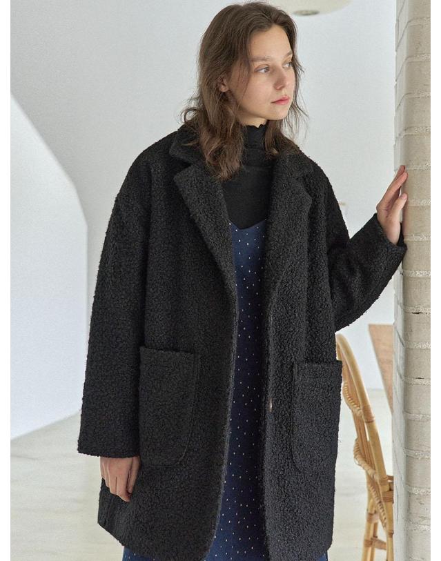 아방 Half Buckle Padding Coat - BLACK 착용컷