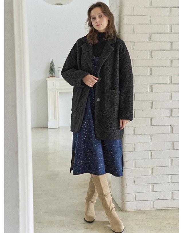 아방 Half Buckle Padding Coat - BLACK 착용컷