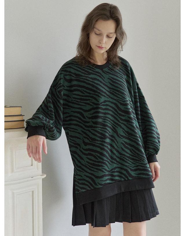 아방 Zebra Oversize Knit - GREEN 착용컷
