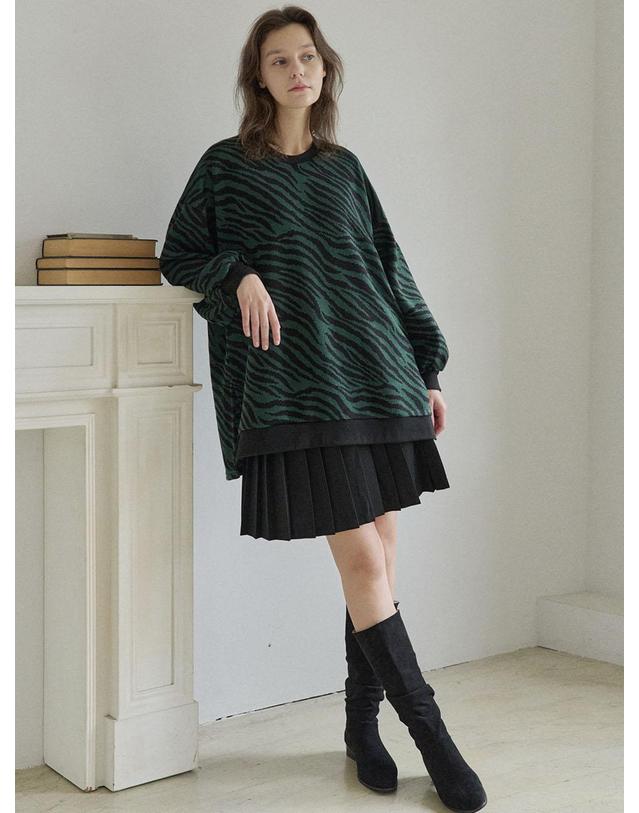 아방 Zebra Oversize Knit - GREEN 착용컷
