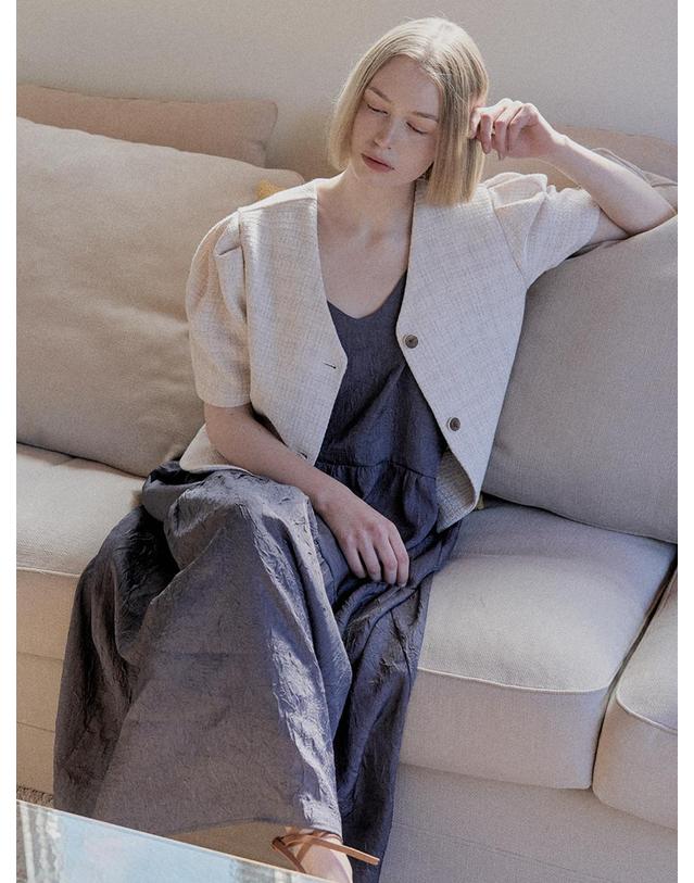 아방 Tweed Puff Crop Jacket - CREAM 착용컷