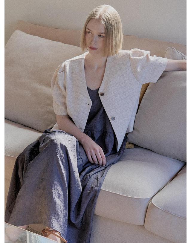 아방 Tweed Puff Crop Jacket - CREAM 착용컷