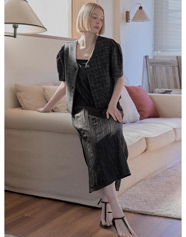 아방 Tweed Puff Crop Jacket - BLACK 착용컷