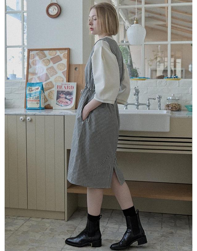 아방 Dart Sleeve Sweatshirt - IVORY 착용컷