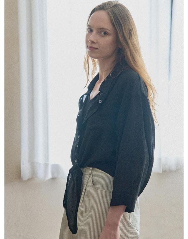 아방 Ribbon Crop Shirt - BLACK 착용컷
