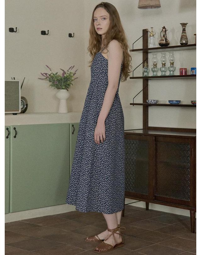 아방 Floral Pattern Sleeveless Dress - NAVY 착용컷