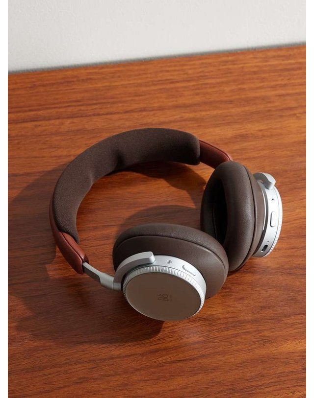 뱅앤올룹슨 [해외직구] 뱅앤올룹슨 BEOPLAY H100 와이어리스 HEADPHONES 1224422 B0082121746 착용컷