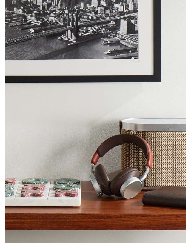 뱅앤올룹슨 [해외직구] 뱅앤올룹슨 BEOPLAY H100 와이어리스 HEADPHONES 1224422 B0082121746 착용컷