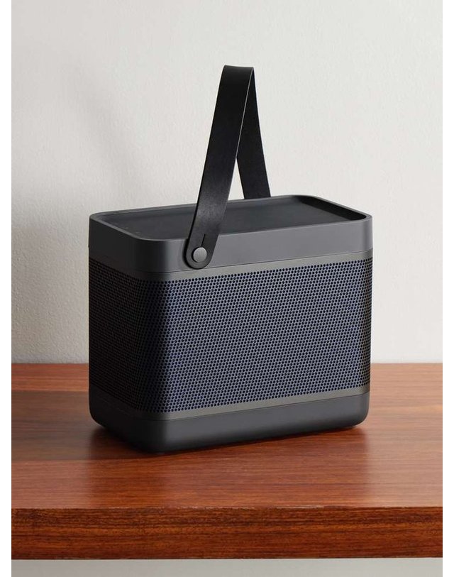 뱅앤올룹슨 [해외직구] 뱅앤올룹슨 BEOLIT 20’ PORTABLE BLUETOOTH 스피커 1253300 B0082121815 착용컷
