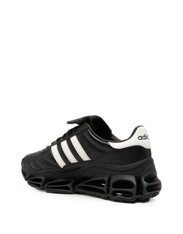 아디다스 [해외직구] 아디다스 CHAVARRIA MEGARIDE COPA 스니커즈 KZ8743COREBLACK/OFFWHITE B0712067492 착용컷