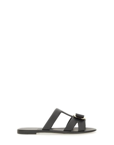 [해외직구] 26 S/S 페라가모 샌들 슬라이드 뉴 바라 779972_01J325001 B0041987500