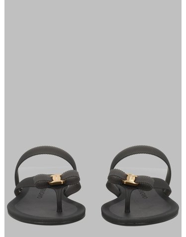 [해외직구] 26 F/W 페라가모 샌들 바라 콘 피오코 794396_01L859002 B0042281818