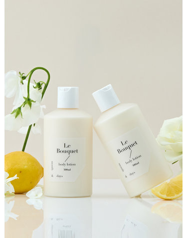 [1+1] 먼스앤데이즈 퍼퓸케어 바디로션 르 부케 플로럴향 300ml 2개