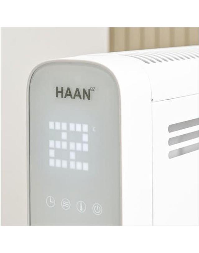 한경희생활과학 [한경희] 스마트 자동온도 7컬러 무드등 리모컨형 컨벡션히터 / HAAN-CV250 착용컷